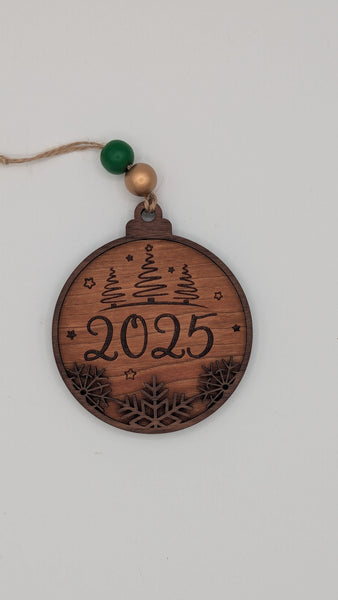 Wooden ornament "2025"