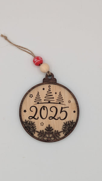 Wooden ornament "2025"