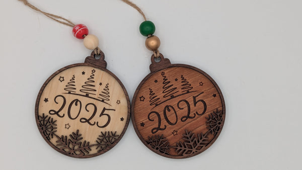 Wooden ornament "2025"